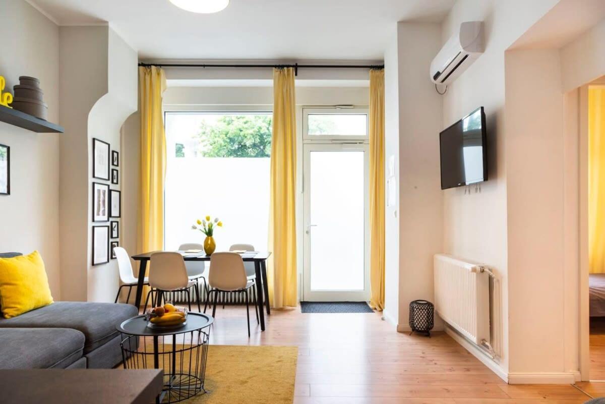 Kudamm Plus Ac Plus Selfcheckin Plus Free Street Parking, Berlin